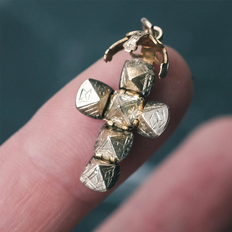 Mini pendentif sphérique maçonnique transformable